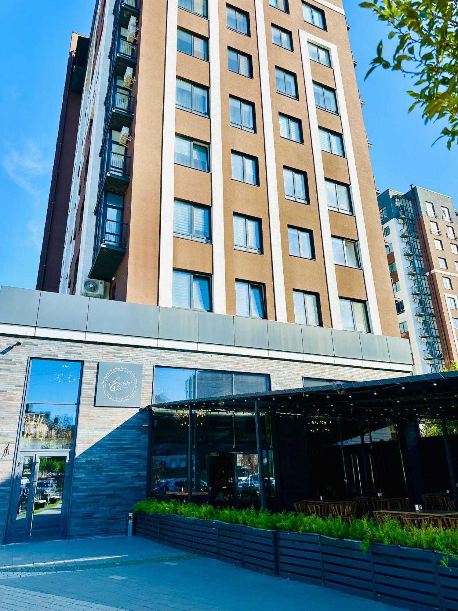 Comfortable Apartments With A Coffee Machine In The City Centre, Zlata Plaza روفنو المظهر الخارجي الصورة