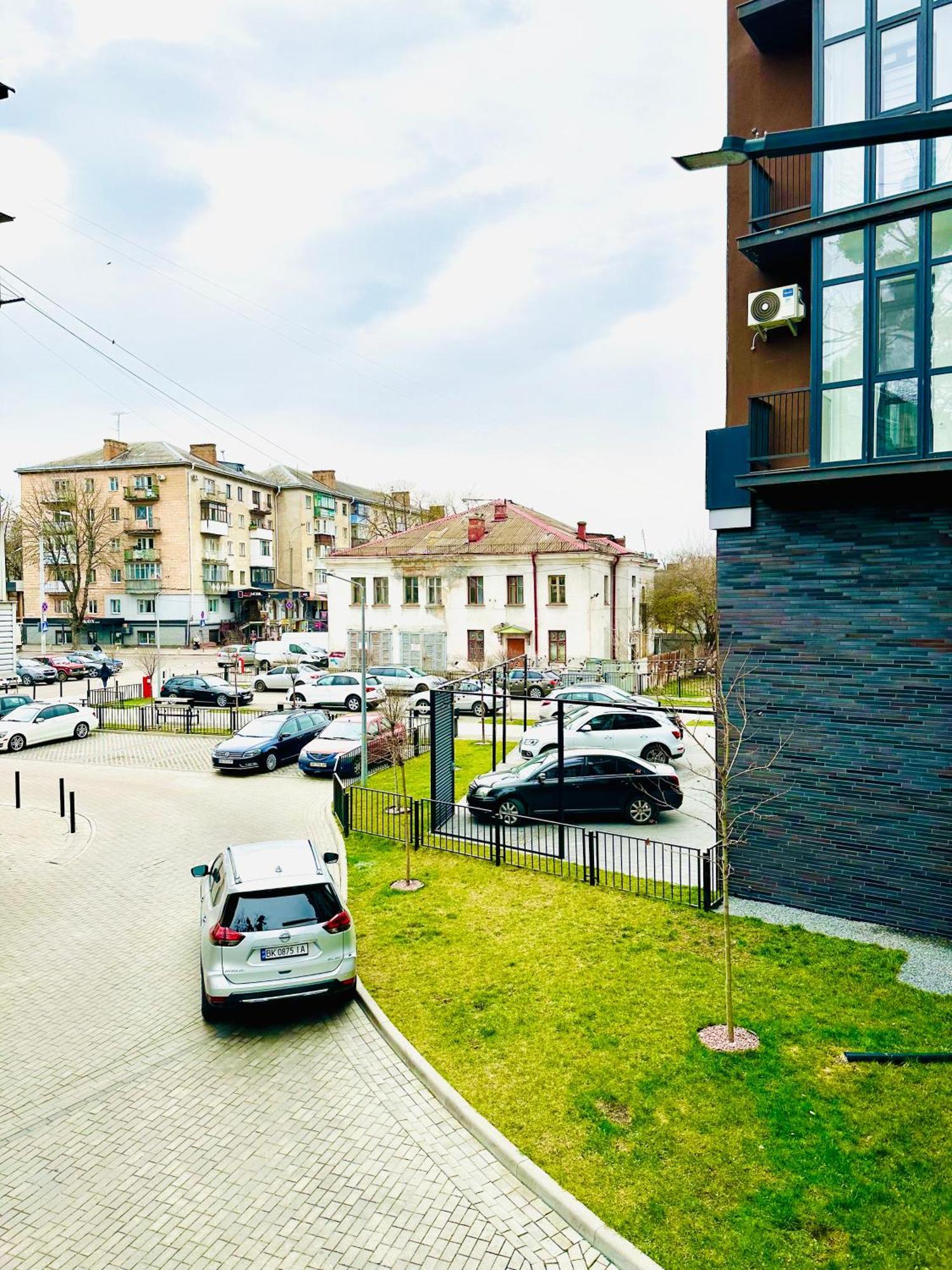 Comfortable Apartments With A Coffee Machine In The City Centre, Zlata Plaza روفنو المظهر الخارجي الصورة