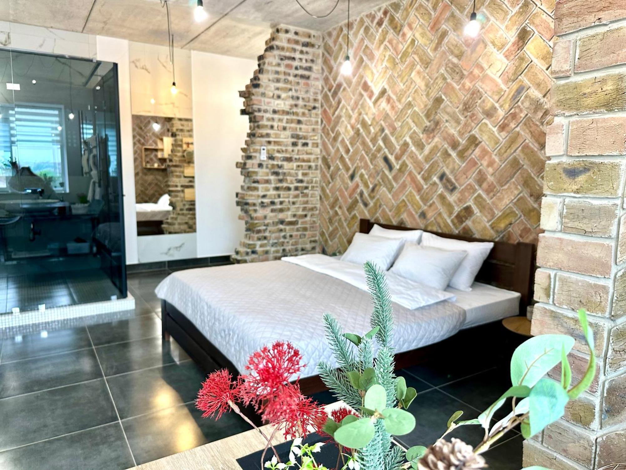 Comfortable Apartments With A Coffee Machine In The City Centre, Zlata Plaza روفنو المظهر الخارجي الصورة